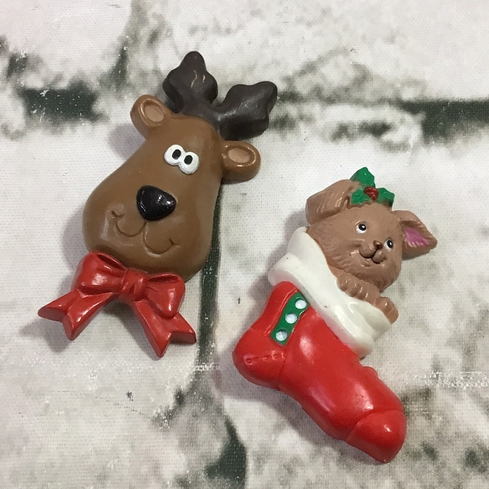 Vintage Christmas Pins Plastic Brooches Reindeer Puppy‎ Hallmark Russ Lot Of 2